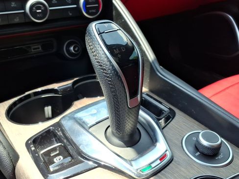 Used 2020 Alfa Romeo Giulia Ti w/ Active Blind Spot Package RWD image 8