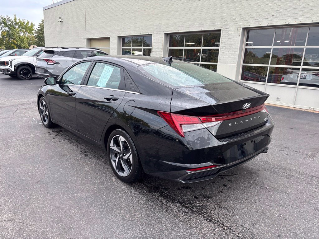 Used 2023 Hyundai Elantra Limited FWD image 6