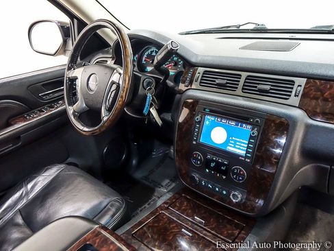 Used 2009 GMC Yukon Denali AWD/4WD image 32