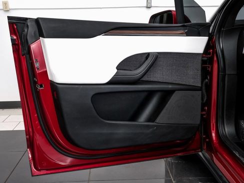 Used 2023 Tesla Model X image 54