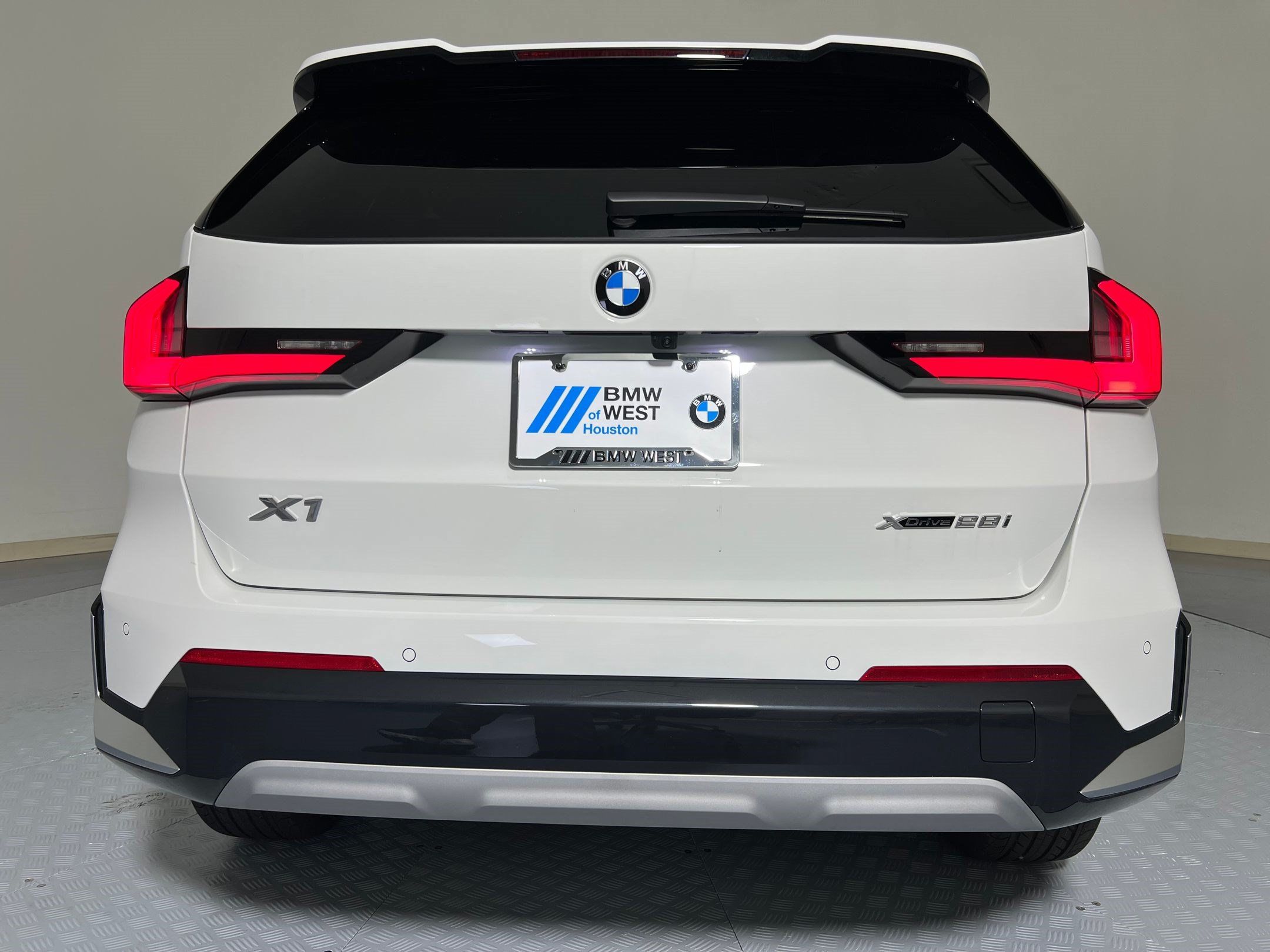 Used 2026 BMW X1 xDrive28i w/ Technology Package AWD/4WD image 10