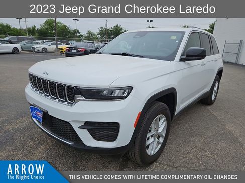 Used 2023 Jeep Grand Cherokee Laredo AWD/4WD image 4