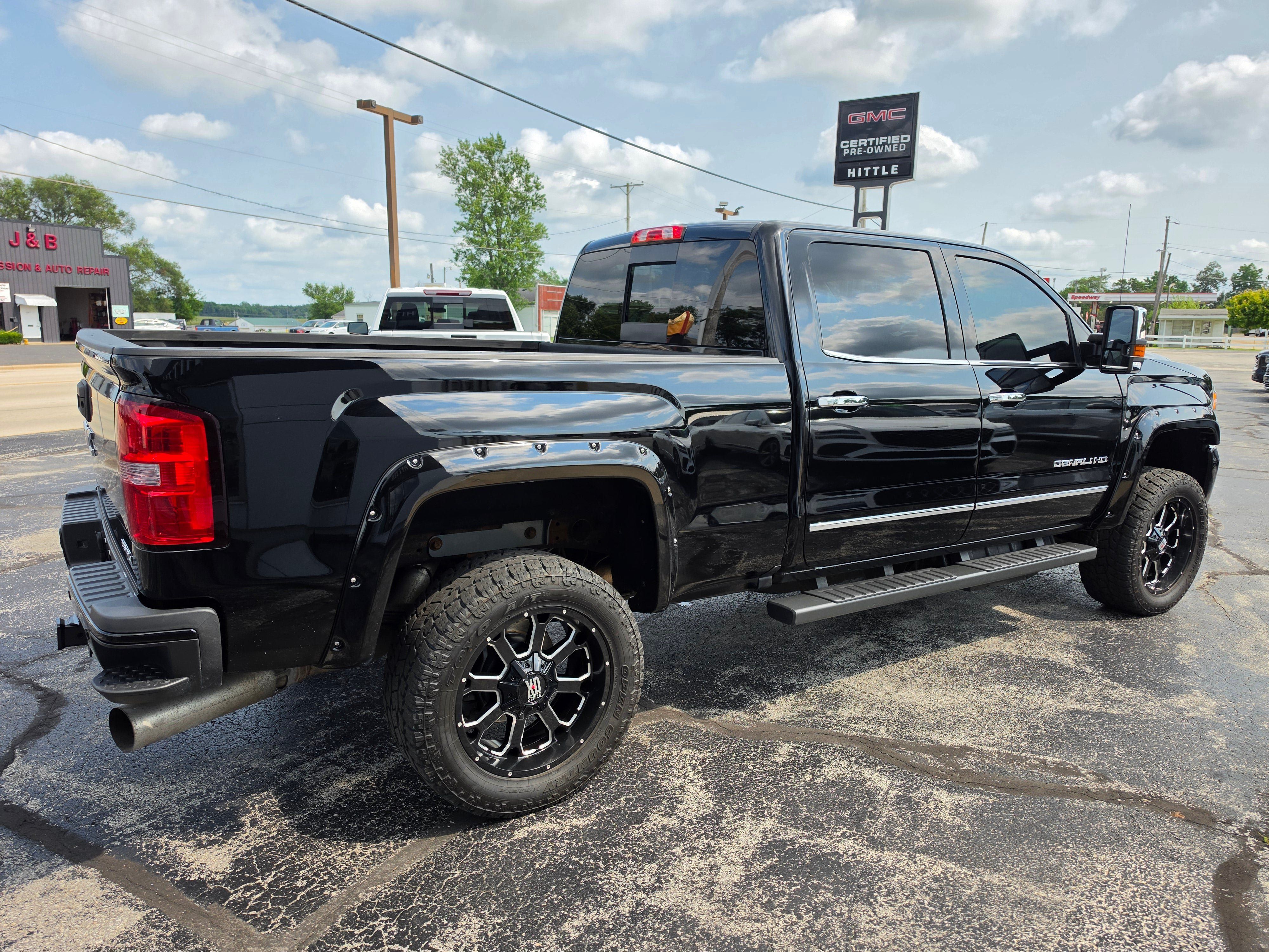 Used 2018 GMC Sierra 2500 Denali w/ Duramax Plus Package AWD/4WD image 4