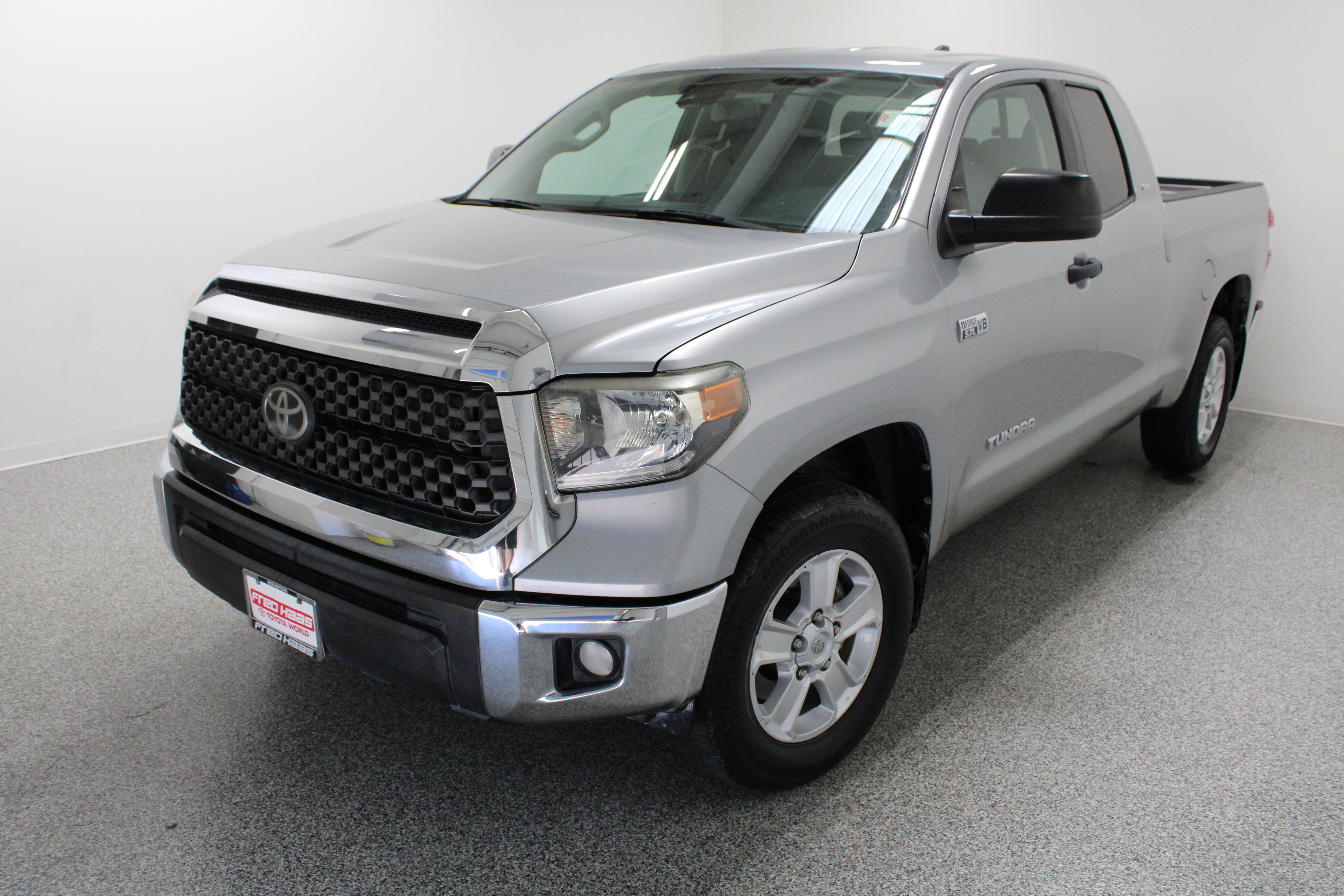 Used 2020 Toyota Tundra SR5 w/ SR5 Upgrade Package RWD image 2