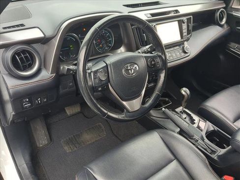 Used 2018 Toyota RAV4 SE AWD/4WD image 18