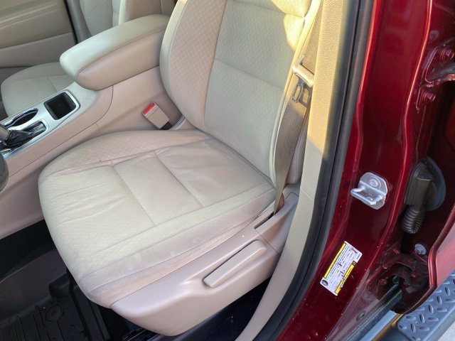Used 2019 Jeep Grand Cherokee Laredo AWD/4WD image 17
