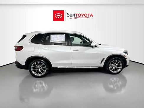 Used 2023 BMW X5 xDrive40i w/ Premium Package AWD/4WD image 2