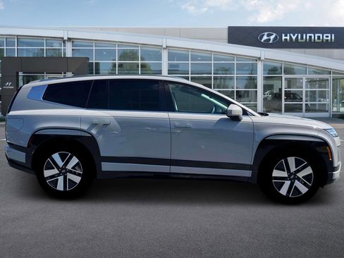 New 2026 Hyundai Ioniq 9 SEL image 9