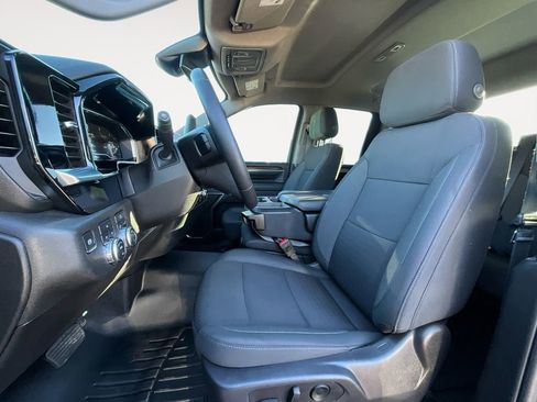 Used 2024 GMC Sierra 2500 SLE w/ SLE Value Package; image 9