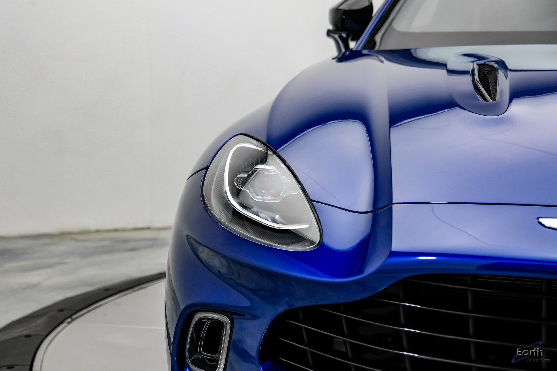 Used 2023 Aston Martin DBX AWD/4WD image 26