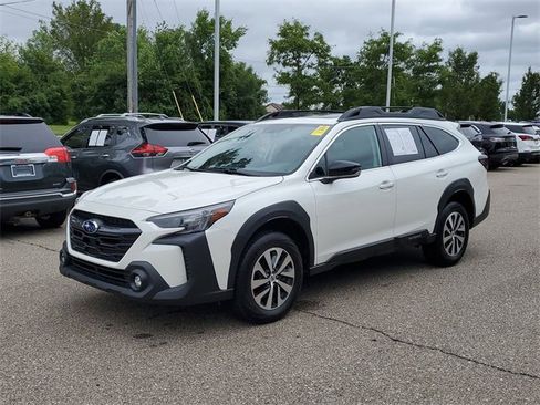 Used 2024 Subaru Outback Premium image 2