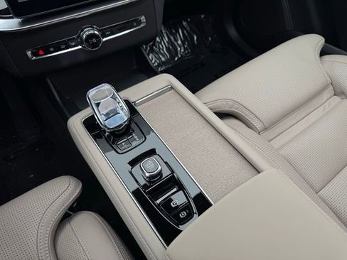 New 2026 Volvo XC90 T8 Ultra w/ Lounge Package image 24