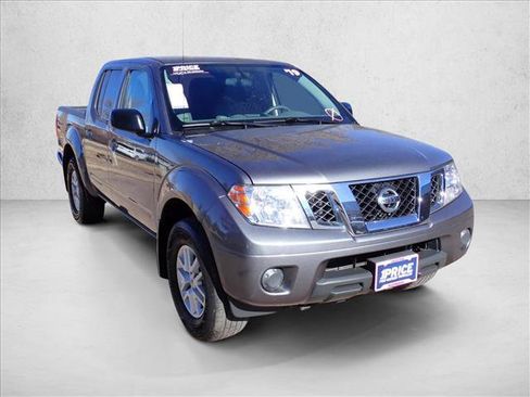 Used 2019 Nissan Frontier SV image 6