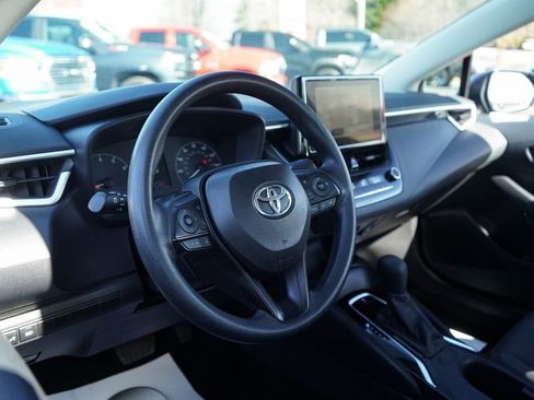 Used 2025 Toyota Corolla LE image 6