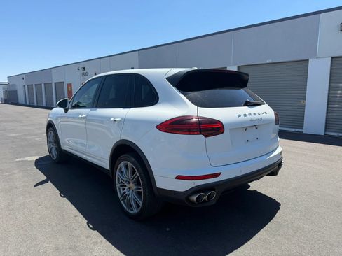 Used 2017 Porsche Cayenne S w/ Premium Plus Package AWD/4WD image 4