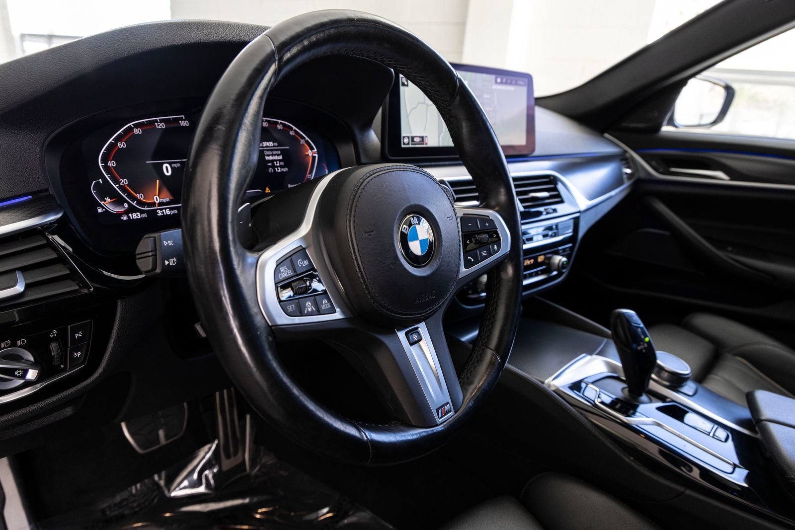 Used 2023 BMW 540i w/ M Sport Package RWD image 14