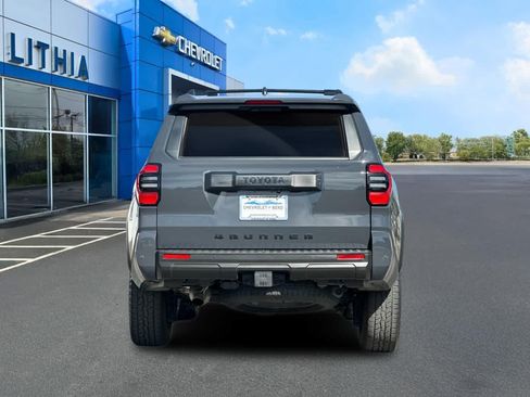 Used 2025 Toyota 4Runner TRD Off-Road Premium AWD/4WD image 7