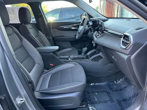 Used 2025 Chevrolet TrailBlazer LT image 34