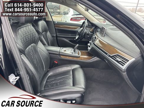 Used 2018 BMW 750i xDrive AWD/4WD image 44