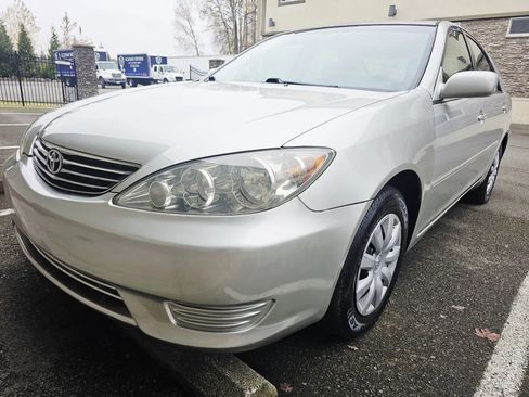 Used 2005 Toyota Camry LE image 1