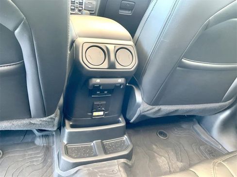 Used 2023 Jeep Wrangler Altitude image 17