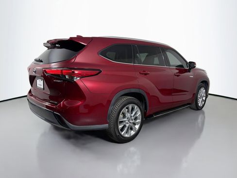 Used 2021 Toyota Highlander Limited image 6