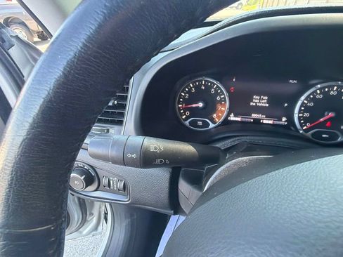 Used 2018 Jeep Renegade Limited w/ UConnect 8.4 Nav Group AWD/4WD image 31