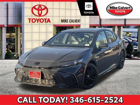 Certified 2026 Toyota Camry SE image 1