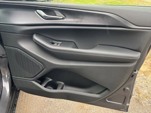 New 2025 Jeep Grand Cherokee 4WD image 10