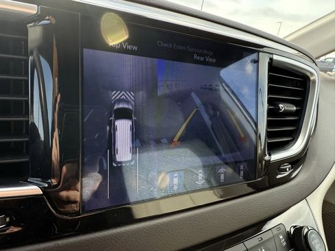 Used 2017 Chrysler Pacifica Touring-L Plus w/ Advanced Safetytec Group image 18