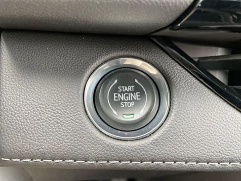 Used 2025 Buick Enclave Preferred image 26