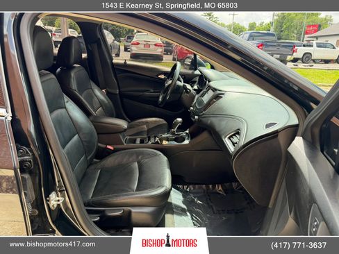 Used 2016 Chevrolet Cruze Premier w/ Enhanced Convenience Package FWD image 12