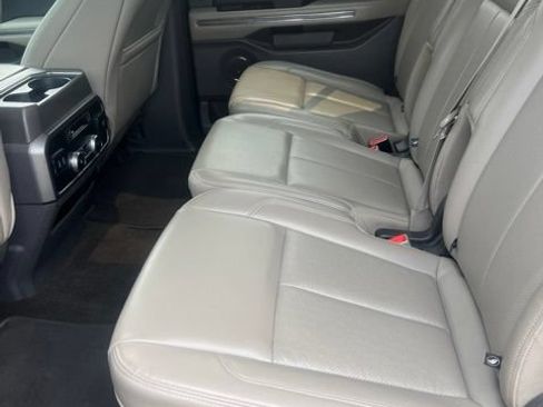 Used 2019 Ford Expedition Max XLT w/ Equipment Group 202A RWD image 12