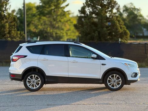 Used 2018 Ford Escape SE FWD image 6