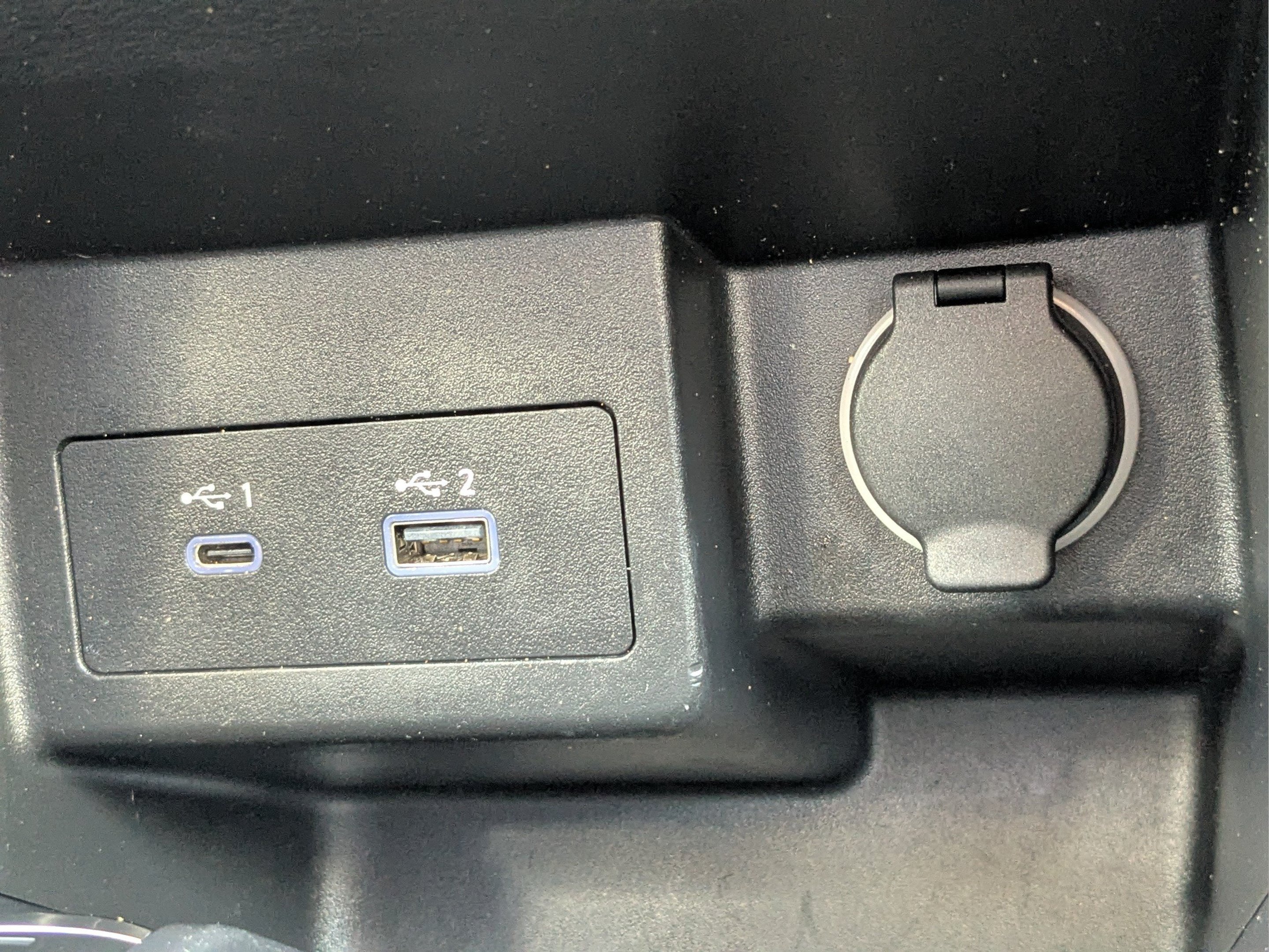 Used 2023 Nissan Kicks SV FWD image 19