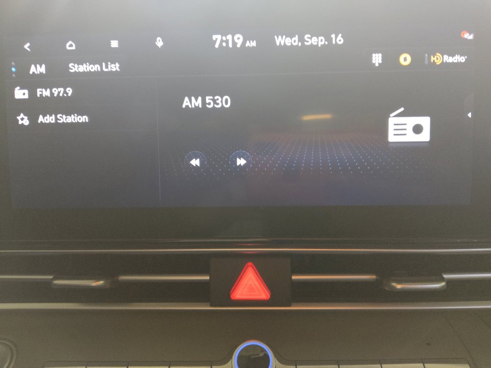 Used 2023 Hyundai Elantra SEL w/ Convenience Package FWD image 25