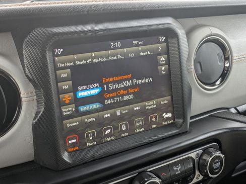 Used 2022 Jeep Wrangler Unlimited Sahara image 13