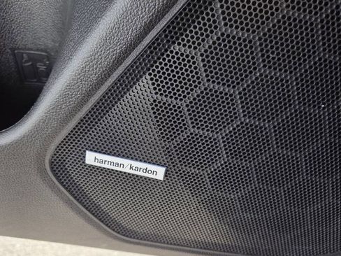 Used 2016 Subaru Outback 3.6R Limited image 15