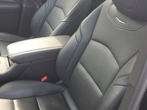 Used 2023 Cadillac XT4 Luxury w/ Cold Weather Package AWD/4WD image 26
