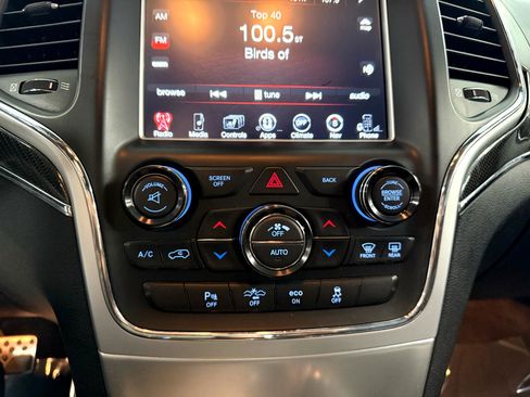 Used 2014 Jeep Grand Cherokee SRT image 21