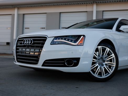 Used 2014 Audi A8 L TDI w/ Premium Package image 39