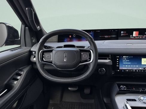 New 2026 Lincoln Navigator Reserve w/ Jet Appearance Package AWD/4WD image 22