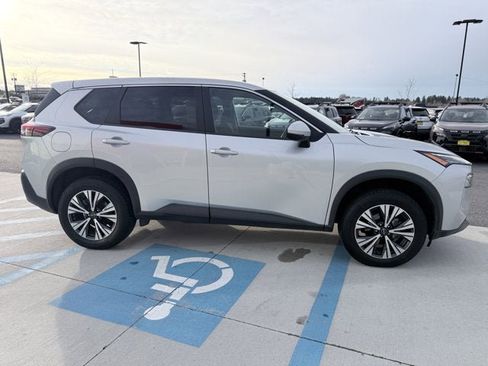 Certified 2022 Nissan Rogue SV image 5