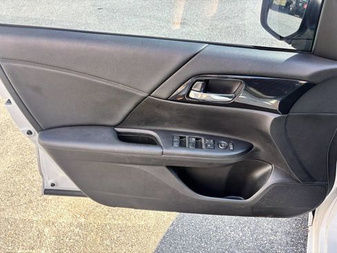 Used 2015 Honda Accord Sport image 14