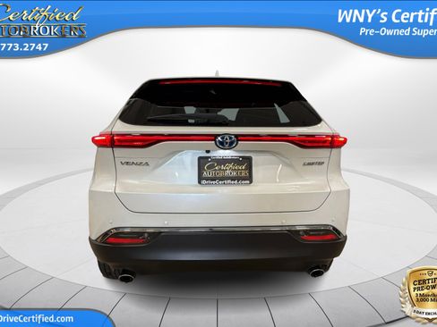 Used 2023 Toyota Venza Limited AWD/4WD image 7