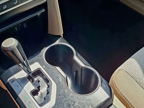 Used 2012 Toyota Camry LE image 15