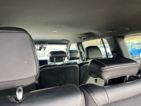 Used 2024 Jeep Wagoneer Series II w/ Flexible Seating Group image 12