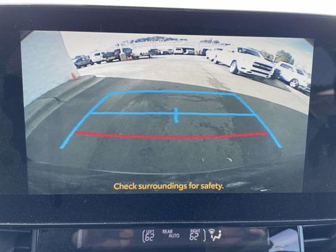 Used 2025 Toyota Sienna XLE image 41