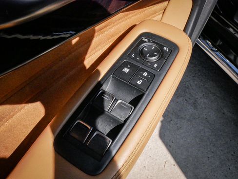 Used 2023 Lexus LS 500 AWD w/ Interior Upgrade Package image 15