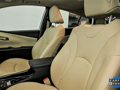 Used 2021 Toyota Prius XLE image 13